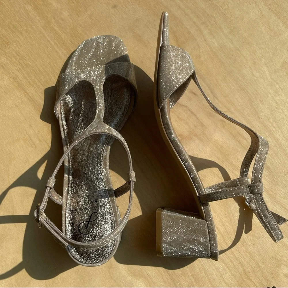 Adrianna Papell, New, Edie, T-Strap Sandal